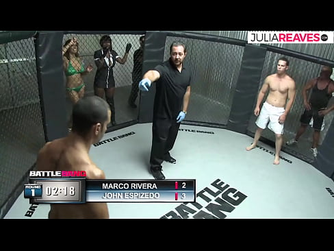 ❤️ Ultimate Fighter ቀለበቱ ውስጥ ከተጣላ በኋላ አንዲት ቁጥር ሴትን ትበዳለች። ❌ ጥራት ያለው የወሲብ ፊልም